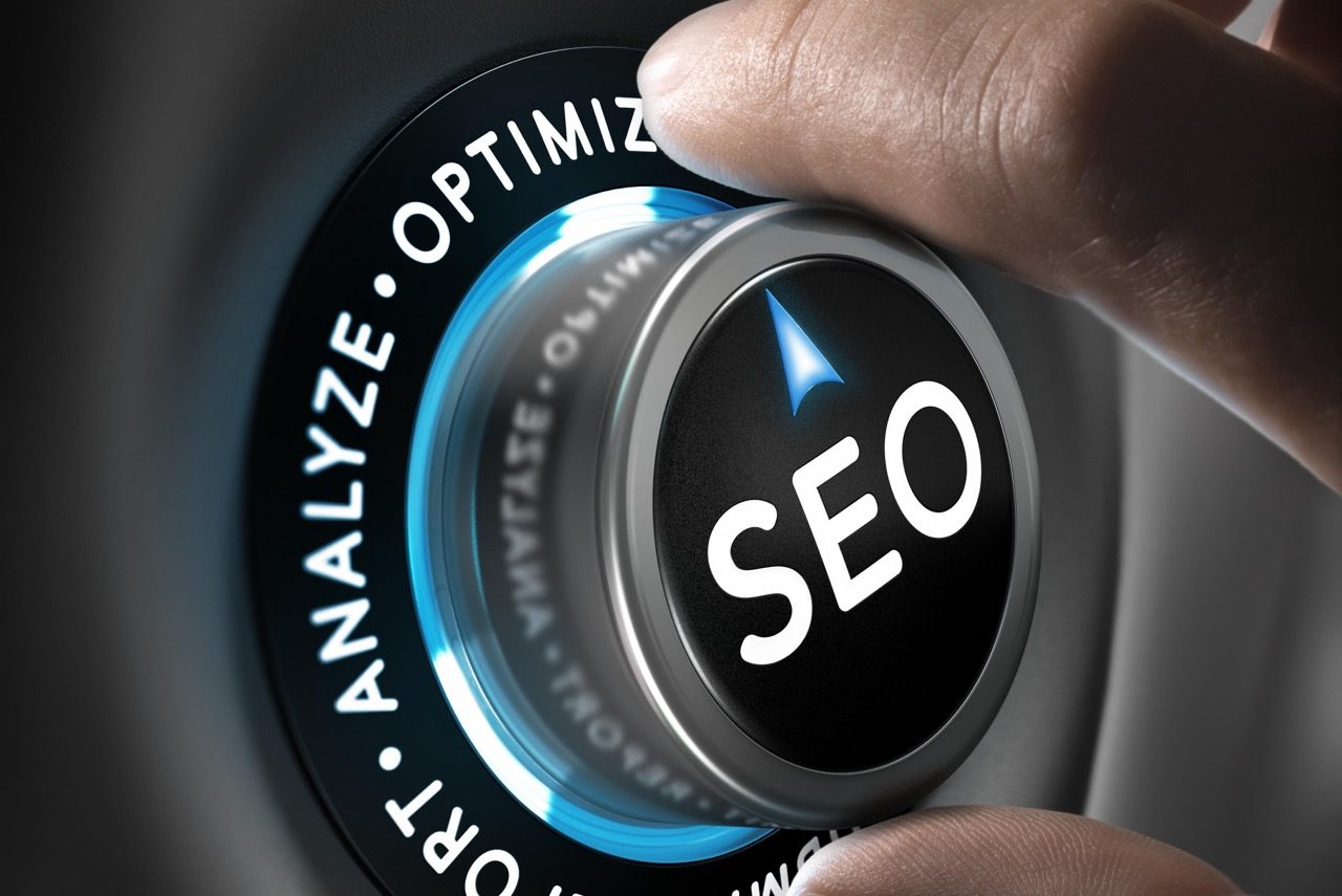Botão giratório marcando SEO entre as opções de analisar e otimizar